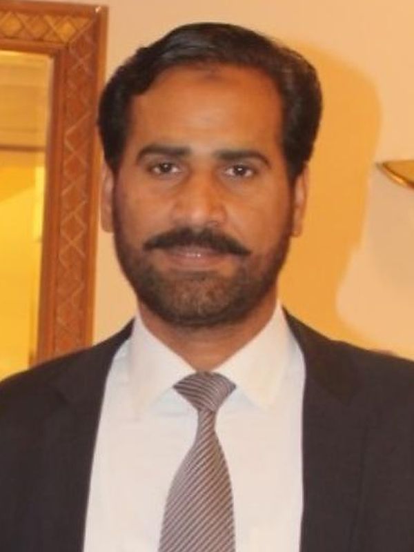 Tariq Mahmood, Founder